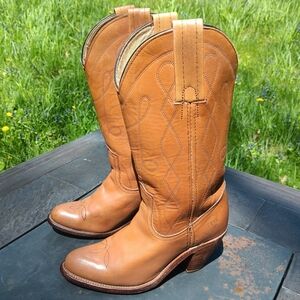 Vintage Frye Golden Tan Mid Calf Stacked High Heel Cowboy Cowgirl Boots 5.5